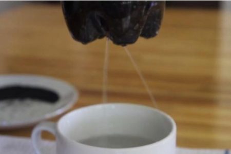 اصنع بنفسك فلتراً للماء في بيتك لا يكلفك أكثر من دولار واحد واشرب ماء عذباً صافياً في كل الأوقات