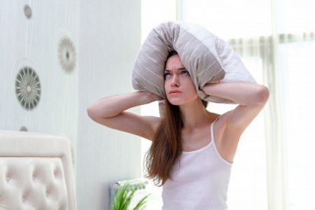 6 نصائح لعزل شقتك عن ضوضاء الجيران