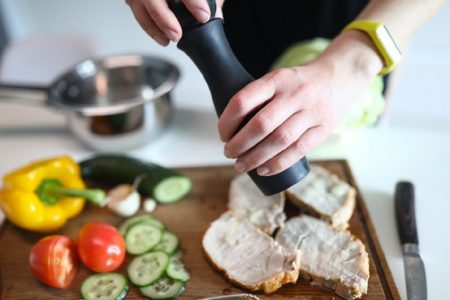 مواد خطرة في البهارات التي نتناولها يومياً. ما هي وكيف نتجنبها ؟