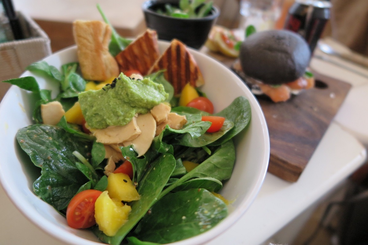 سلطة السبانخ الخاصة للنحافة Spinach-salad