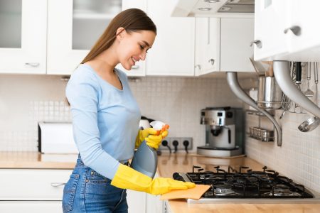 9 مبادئ ونصائح لتنظيف المطبخ بفعالية وسرعة (ومستحضران طبيعيان لن تستغني عنهما!)