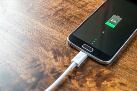 اشحنوا بطارية هاتفكم بسرعة أكبر في خطوة واحدة فقط