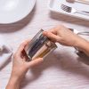 تلميع أدوات المائدة